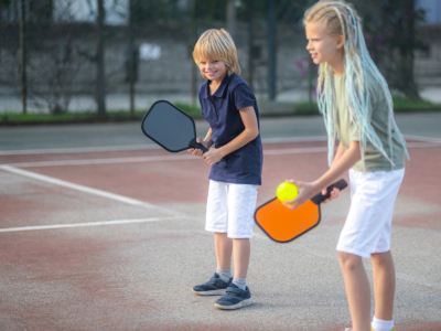 Organiser des activités de pickleball pour les jeunes